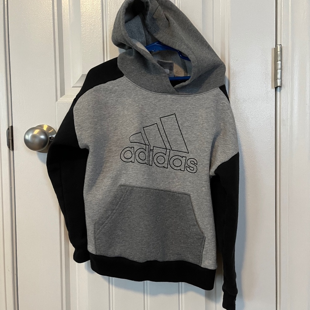 Adidas Sweatshirt